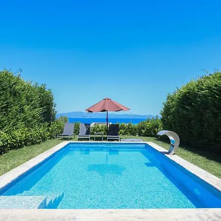 Mare 2 - Private Pool, Sea View, Starlink, 4 Bdrms *