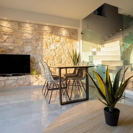 Mare 2 - Private Pool, Sea View, Starlink, 4 Bdrms