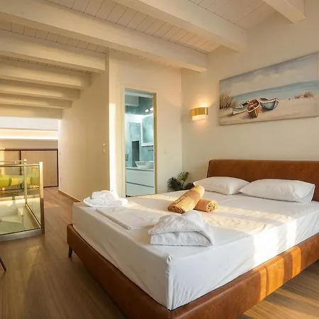 Villa Mare 2 - Private Pool, Sea View, Starlink, 4 Bdrms *
