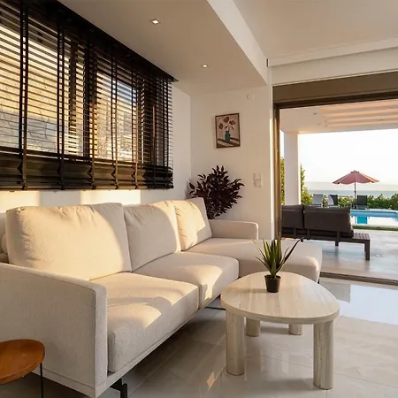 Villa Mare 2 - Private Pool, Sea View, Starlink, 4 Bdrms *