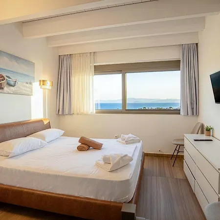 Mare 2 - Private Pool, Sea View, Starlink, 4 Bdrms Hanióti