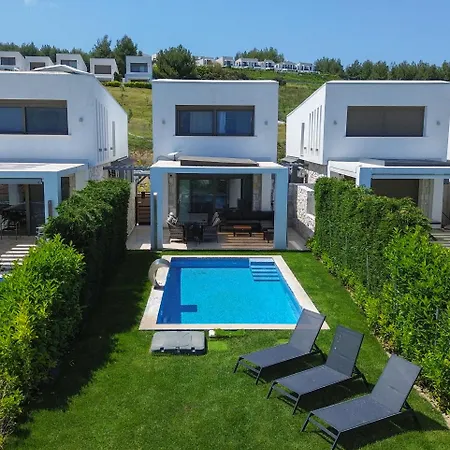 Villa Mare 2 - Private Pool, Sea View, Starlink, 4 Bdrms Hanióti