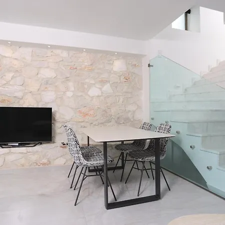 Mare 2 - Private Pool, Sea View, Starlink, 4 Bdrms Villa