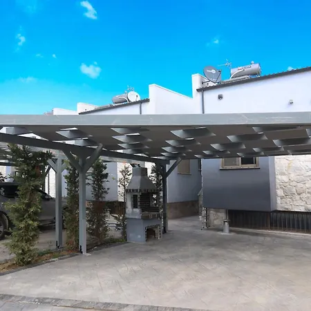 Mare 2 - Private Pool, Sea View, Starlink, 4 Bdrms Villa Hanióti
