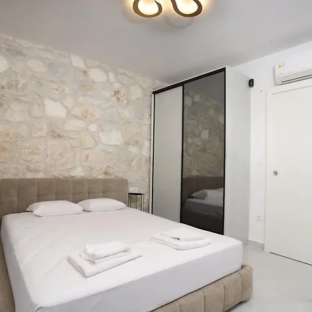 Villa Mare 2 - Private Pool, Sea View, Starlink, 4 Bdrms Hanióti