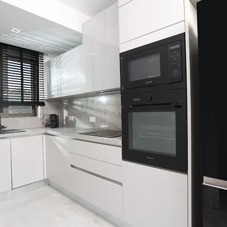 Mare 2 - Private Pool, Sea View, Starlink, 4 Bdrms Villa *