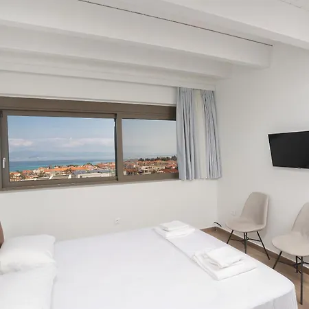Mare 2 - Private Pool, Sea View, Starlink, 4 Bdrms *