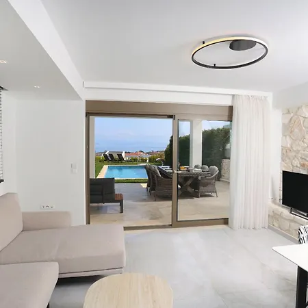 Mare 2 - Private Pool, Sea View, Starlink, 4 Bdrms Villa *