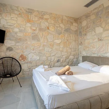 Villa Mare 2 - Private Pool, Sea View, Starlink, 4 Bdrms